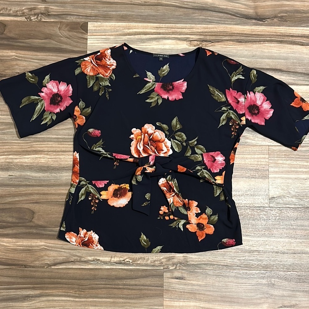 West Kei Size Small Blue Floral Blouse Stitch Fix Julianne Tie Front Blouse